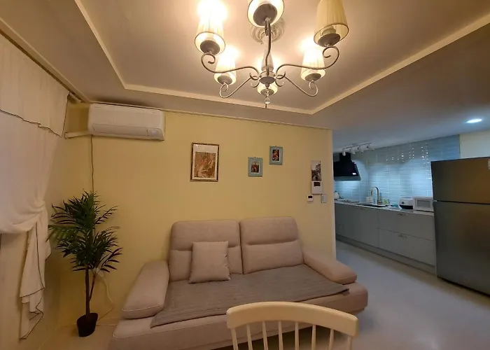 Renee House Villa
